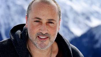 Souhaitez-vous que Roméo Sarfati (Nicolas Beaumont) soit plus présent dans Une Famille Formidable ?