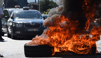Les fonctionnaires, les taxis et les contrôleurs aériens en grève. Approuvez-vous ces mouvements de colère ?