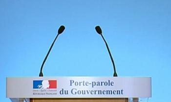 Lorsque 2/3 de la population considère les dirigeants politiques comme contraire à leurs bénéfices, peuvent-ils les renvoyer ?