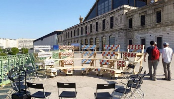 Faut-il changer la Constitution pour mettre en place un parlement populaire ?