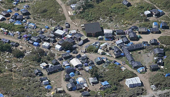Est-il normal de tolérer, dans la jungle de Calais, des commerces clandestins ?