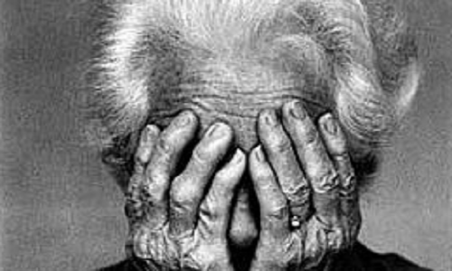 Faut-il briser la loi du silence sur la maltraitance des personnes âgées ?