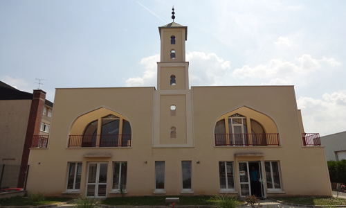 Les églises sont vides, il y a un besoin de mosquées. Doit-on convertir les églises en moquées ?