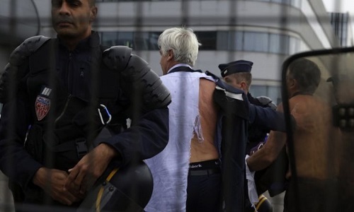 Que pensez-vous d'une telle sanction pour une simple chemise ?