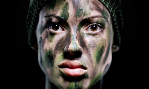 Pour ou contre un service civile obligatoire de 6 mois pour les jeunes filles ?