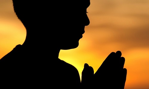 Êtes-vous pour l'interdiction de TOUS les signes extérieurs de religions ?