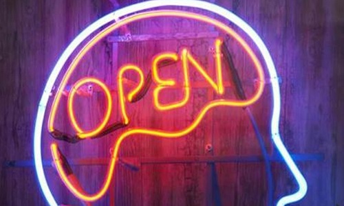 Êtes-vous ouvert d'esprit ? Si oui, pourquoi ne pas accorder de liberté à chaque être vivant?