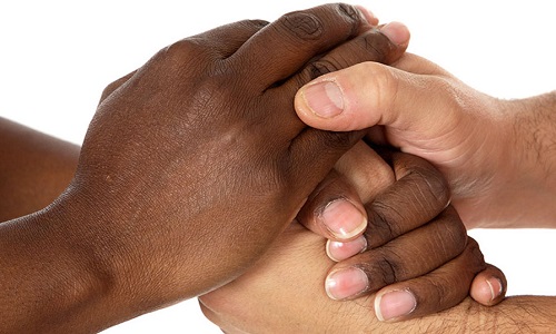 Êtes-vous pour l'interdiction pur et simple des associations dites anti raciste ?