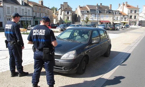 Pour ou contre le stationnement des véhicules sur les trottoirs ?