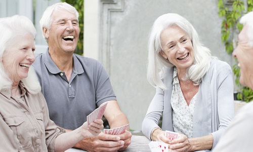 Faut-il aider les personnes âgées, victimes de violences psychologiques de leurs enfants ?