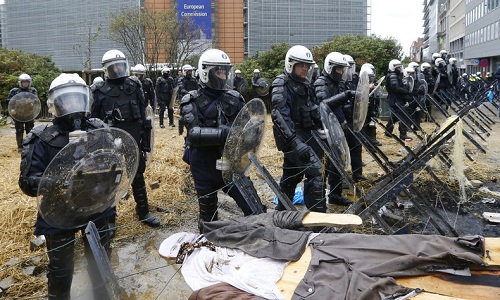 Pensez-vous que nous allons vers une guerre civile à cause de l'arrivée massive des migrants ?