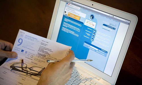 Pour ou contre la suppression de l'obligation d'acquitter le paiement des impôts via Internet ?