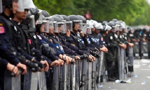 Les policiers défilent dans les rues de Paris au cri de : Citoyens avec nous!, êtes vous prêts à descendre dans la rue pour rétablir l'ordre en France?