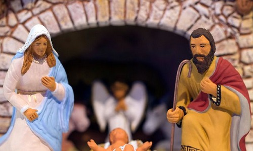 Doit-on autoriser la présence de crèches dans l'espace public administratif (mairies,centres des finances publiques,tribunaux,....) ?