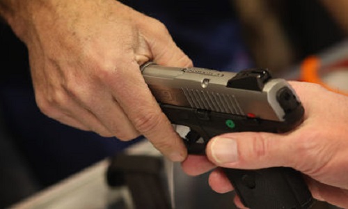 Vous sentiriez-vous plus en sécurité si les Français avaient le droit d'être armés ?