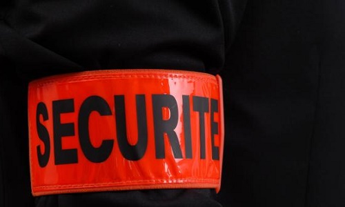 Le Gendarme a t-il le droit de ne pas demander la carte pro à un agent de sécurité lors d'une enquête ?