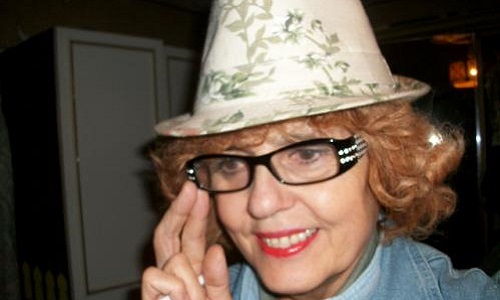 Trouvez-vous normal que l'État récompense par une distinction honorifique les équipes de médecins qui vont volontairement dans les pays pauvres soigner les gens sur leurs deniers et temps de repos ?