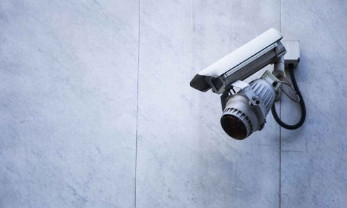 Que pensez-vous de l'obligation de caméras dans les tribunaux d'affaires public, pour informer comment la justice est rendue au nom du peuple ?