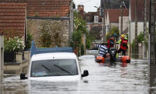 Si l'on pouvait contrôler les inondations, attribueriez–vous, à cette action, le soutien au gouvernement qui mettrait tout un dispositif en place, par le biais du projet que je leur propose ?