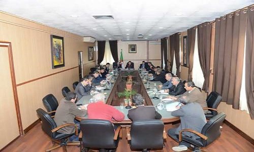 Faut-il licencier toute l'administration centrale de l'éducation (ministre, directeurs et experts) ?