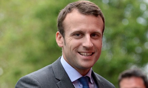 Pensez-vous qu'Emmanuel Macron fait un complot et manipule les français grâce aux banques et aux médias ?