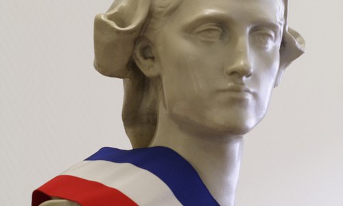 Êtes-vous pour ou contre le cumul d'un mandat national et local pour un député ou un sénateur ?