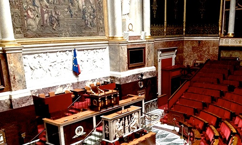 Pourquoi ne pas supprimer l'allocation aux parlementaires : 9 000 euros, un moyen de faire des économies et de respecter les contribuables ?