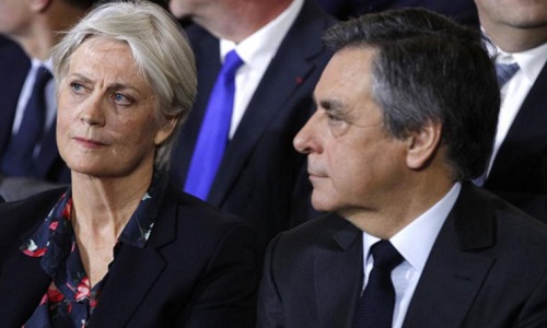 François Fillon a déclaré publiquement et avec force son amour pour sa femme. Est-ce une raison pour que cette dernière soit grassement payée avec les deniers de l'État ?