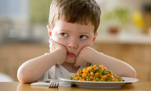 Est-ce logique en foyer de l'enfance de faire payer le repas aux enfants, sachant qu'ils n'aiment pas et de les envoyer dans leurs chambre avec une assiette de purée ?