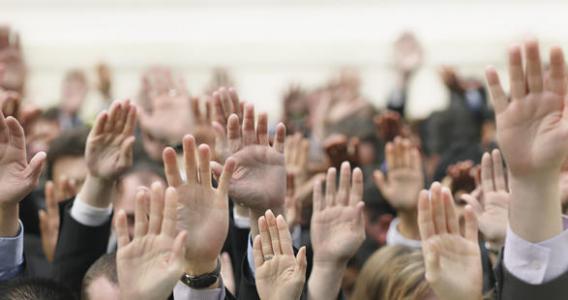 Considérez-vous que nous soyons encore en démocratie ?