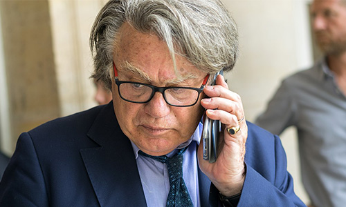 Gilbert Collard perd son immunité parlementaire pour avoir diffusé des photos de Daech - votre opinion ?