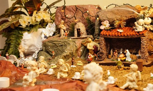 Doit-on interdire les crèches dans les lieux publics en période de Noël ?