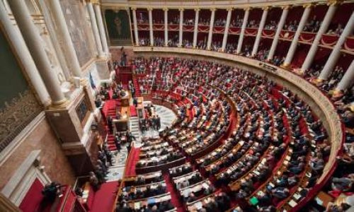 Que pensez-vous des députés épuisés ? Ils doivent être passés de 35 heures à 40 heures mais avec un salaire et des avantages.