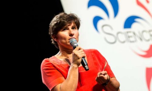 Que pensez vous de la nouvelle ministre des sports qui dit oui au président pour obtenir le poste...