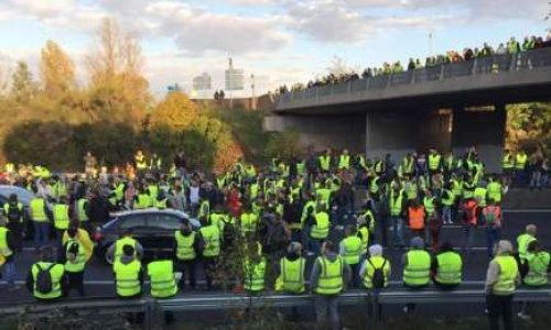 Le mouvement des gilets jaunes doit-il se poursuivre ?